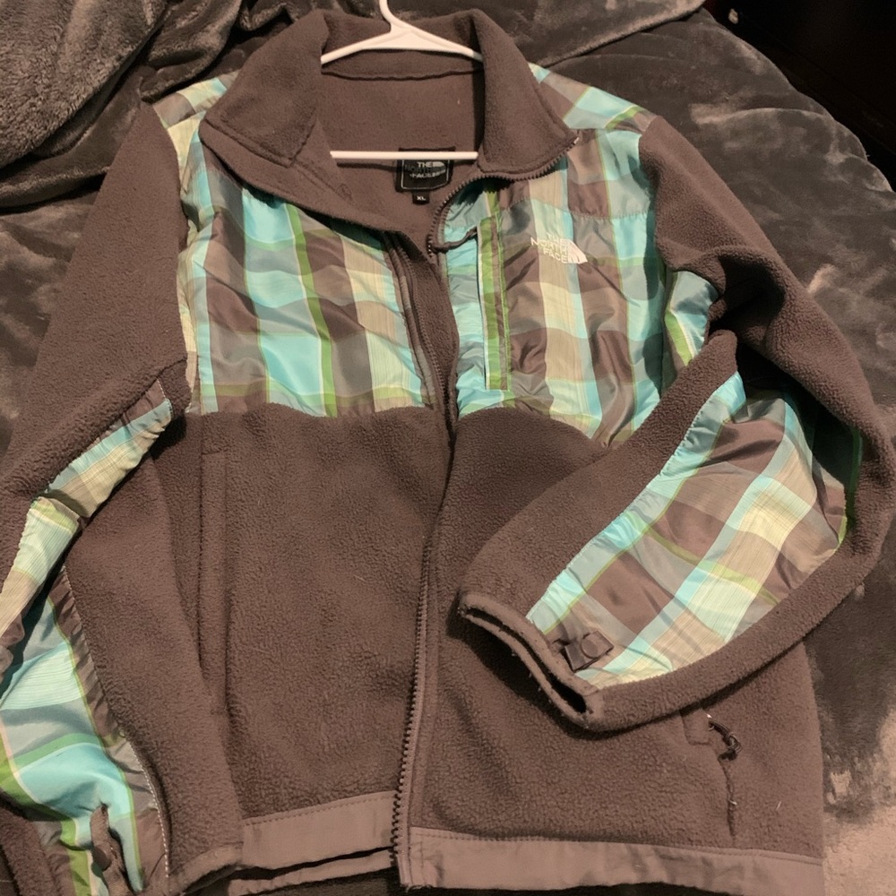 The Northface woman’s fleece jacket